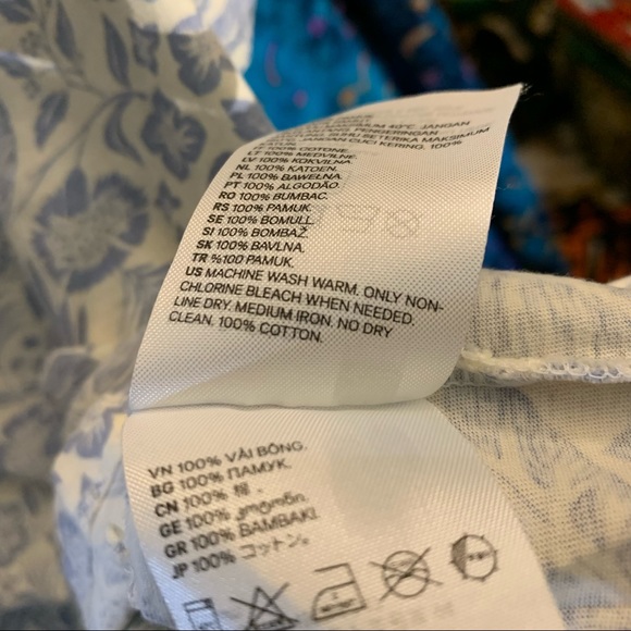 SOLD - Basic Tee - Picture 4 of 5